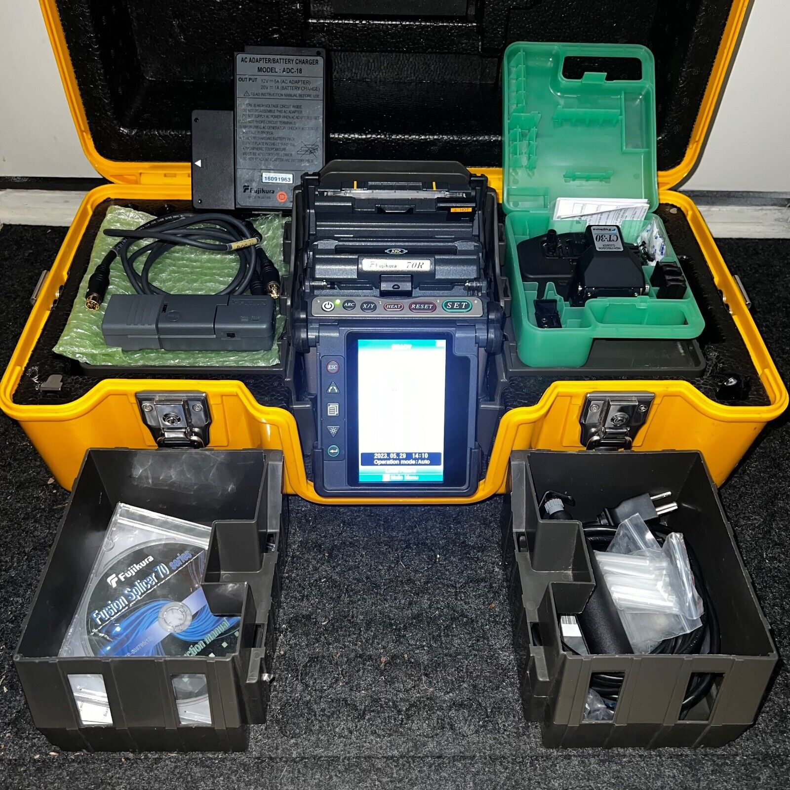 Fujikura 70R+ Fixed V-Groove Ribbon Fiber Fusion Splicer